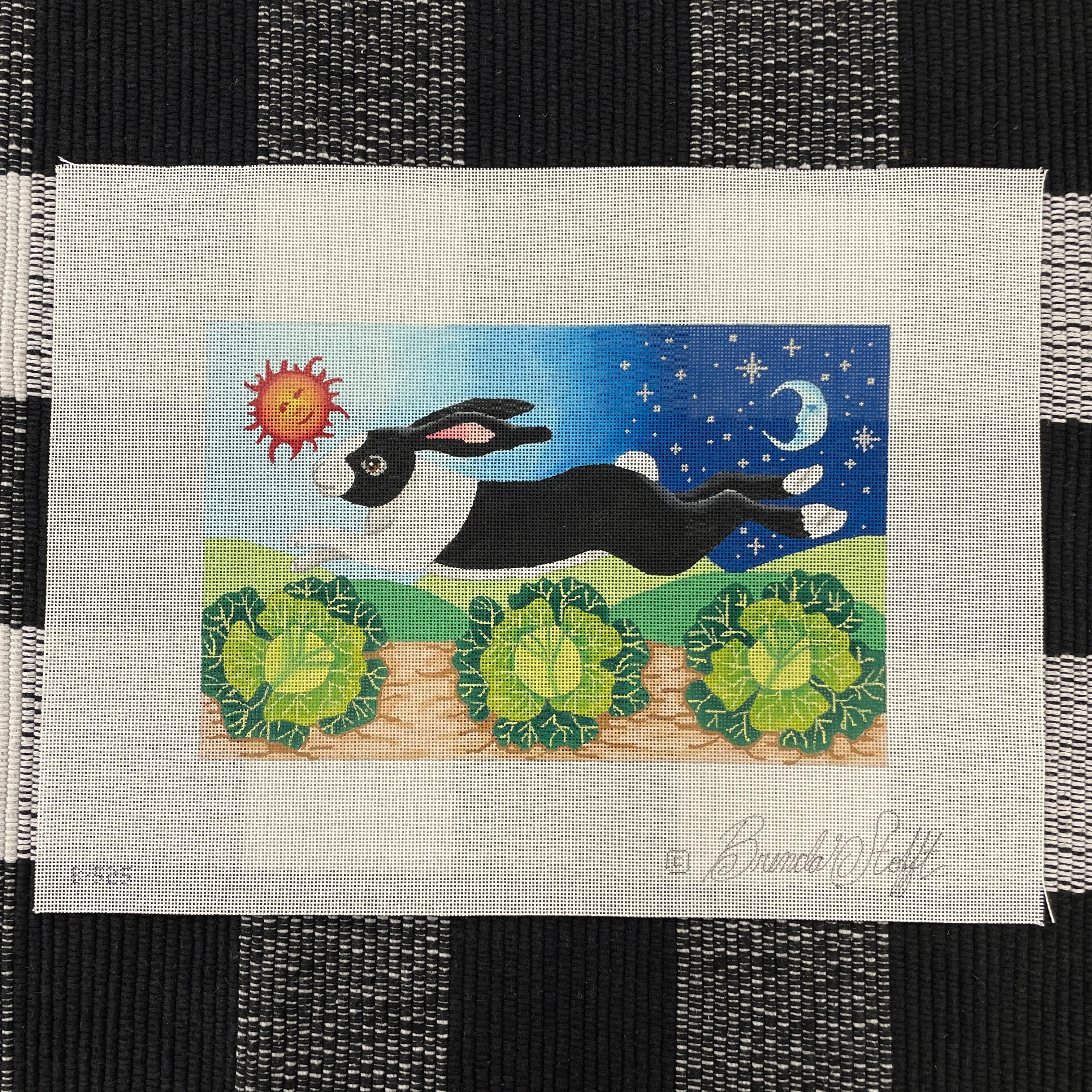 B-525 Black/White Running Rabbit