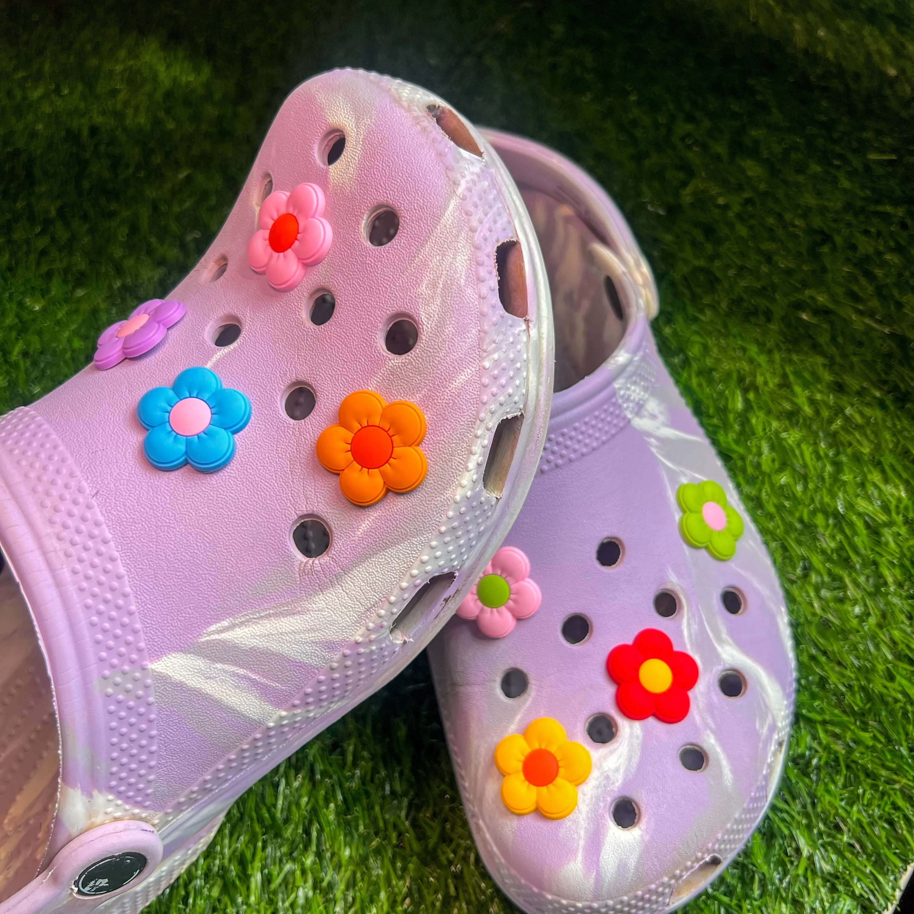 Bright Daisy Flower Shoe Charm Set (8 pieces)