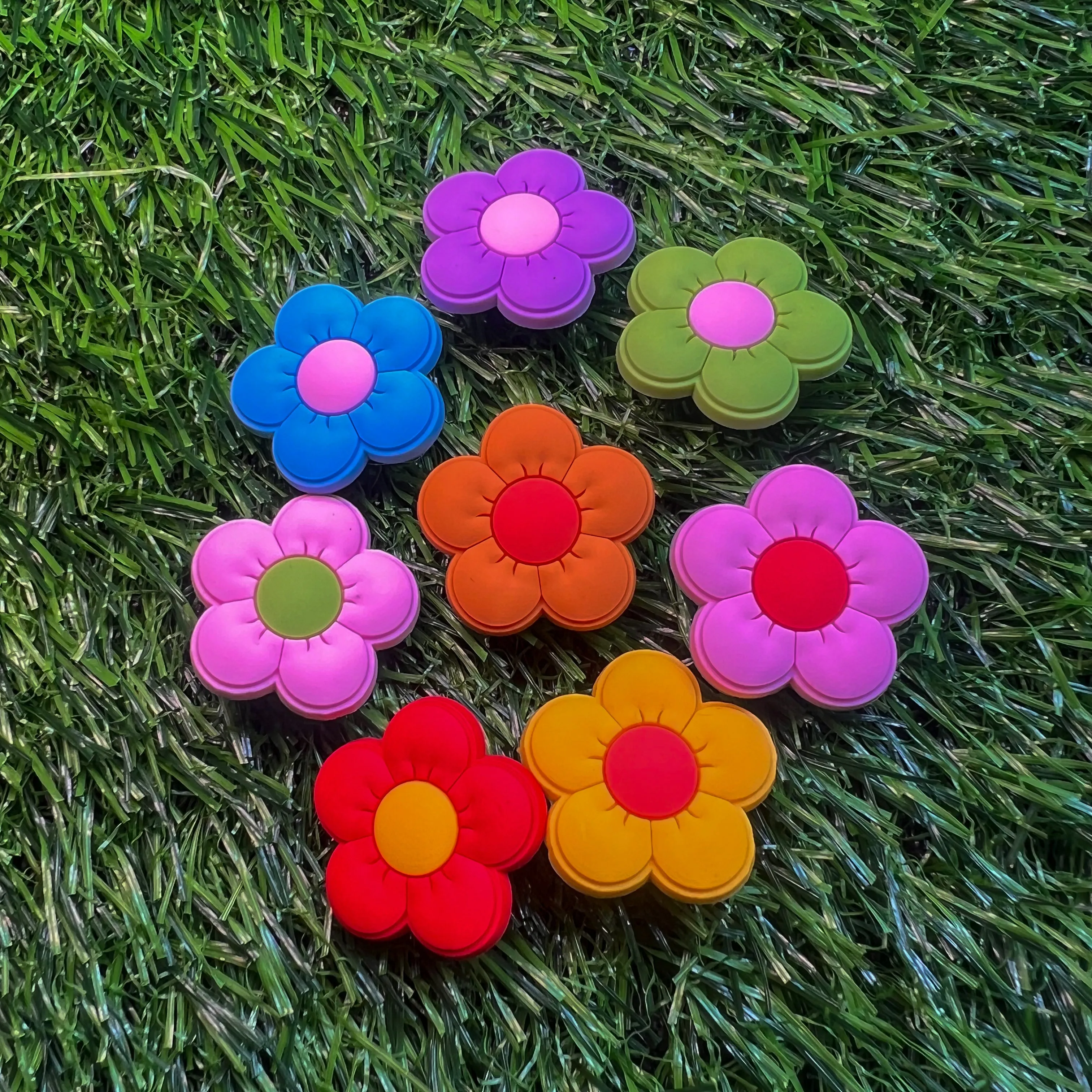 Bright Daisy Flower Shoe Charm Set (8 pieces)