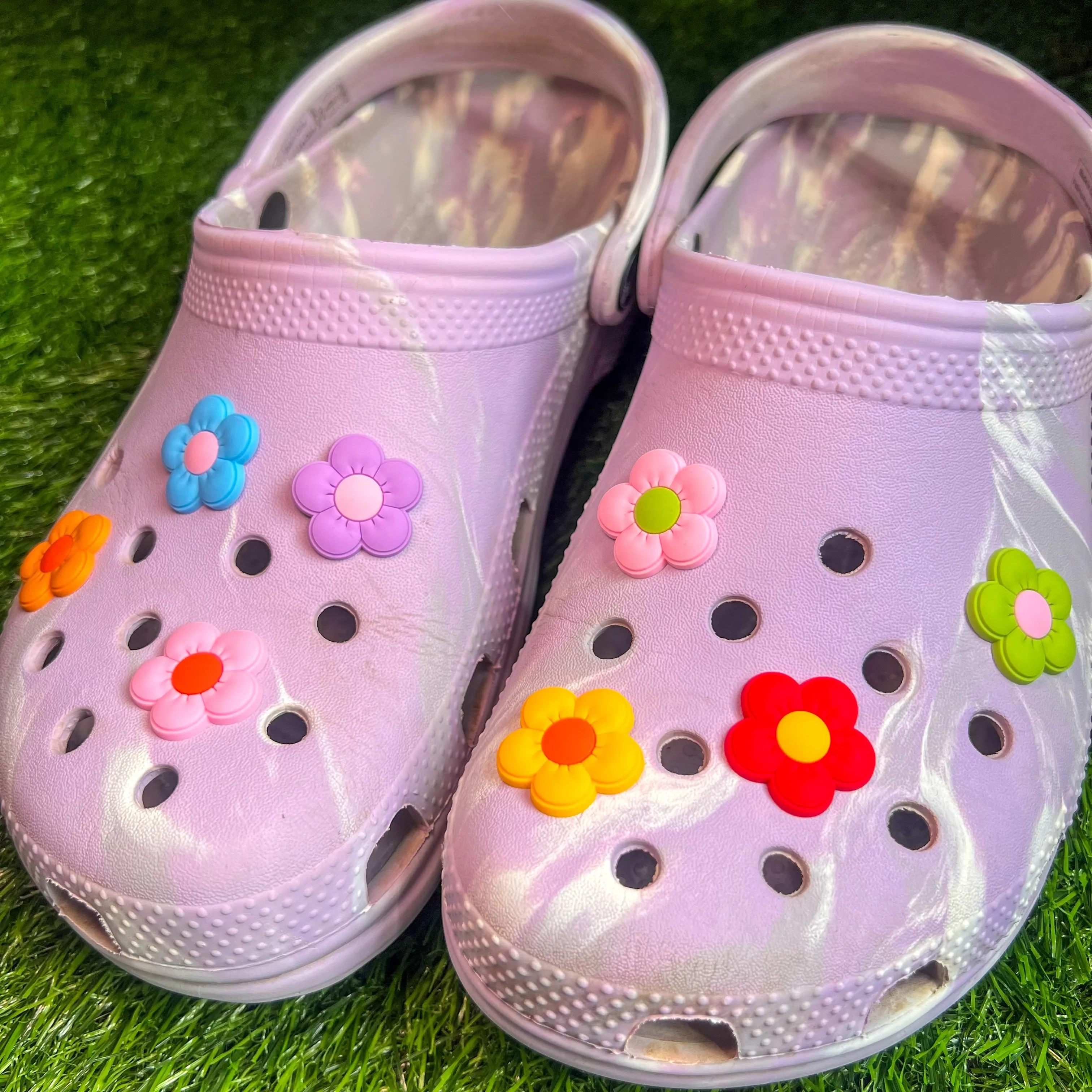 Bright Daisy Flower Shoe Charm Set (8 pieces)