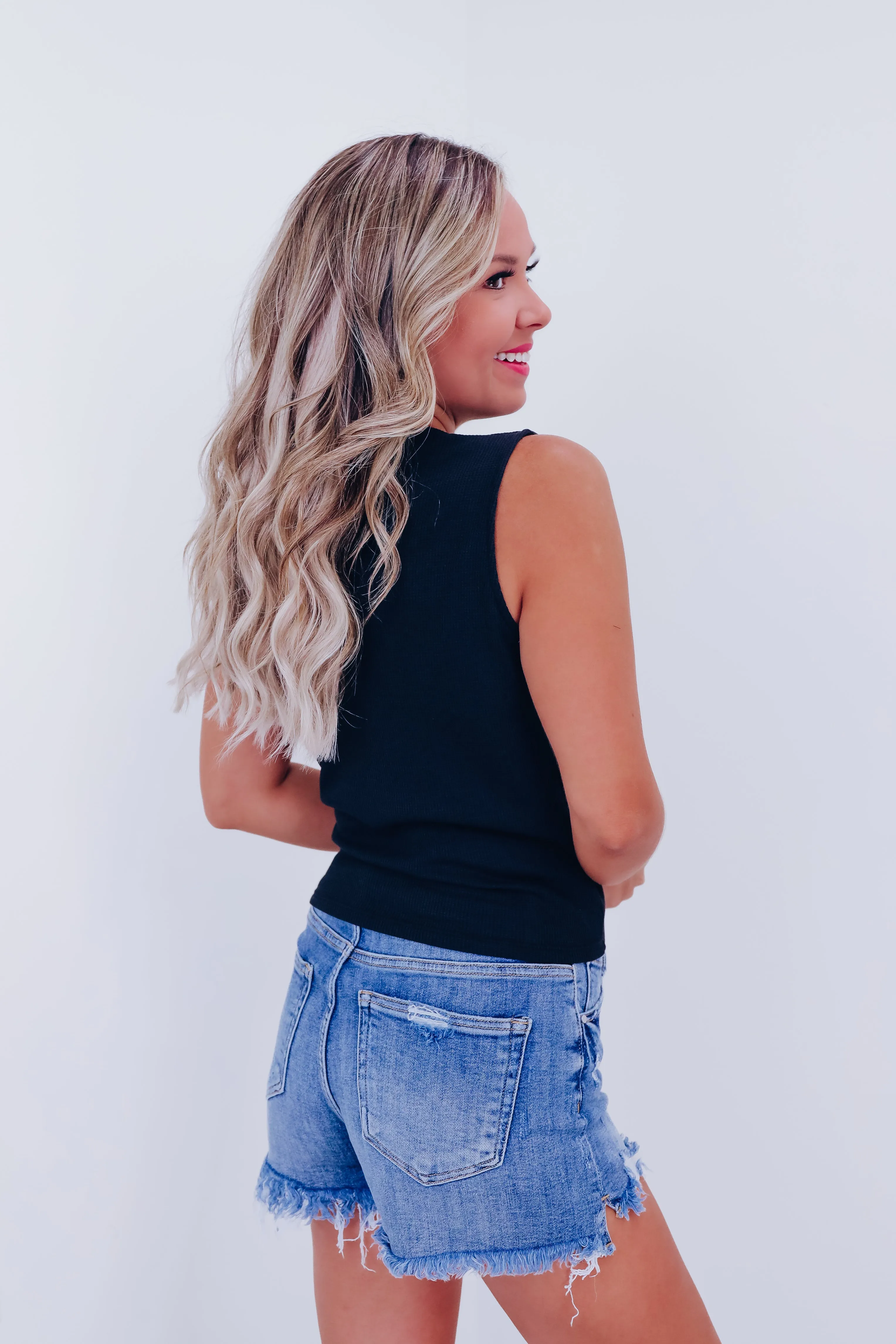 Comino Textured Cropped Tank Top - Black