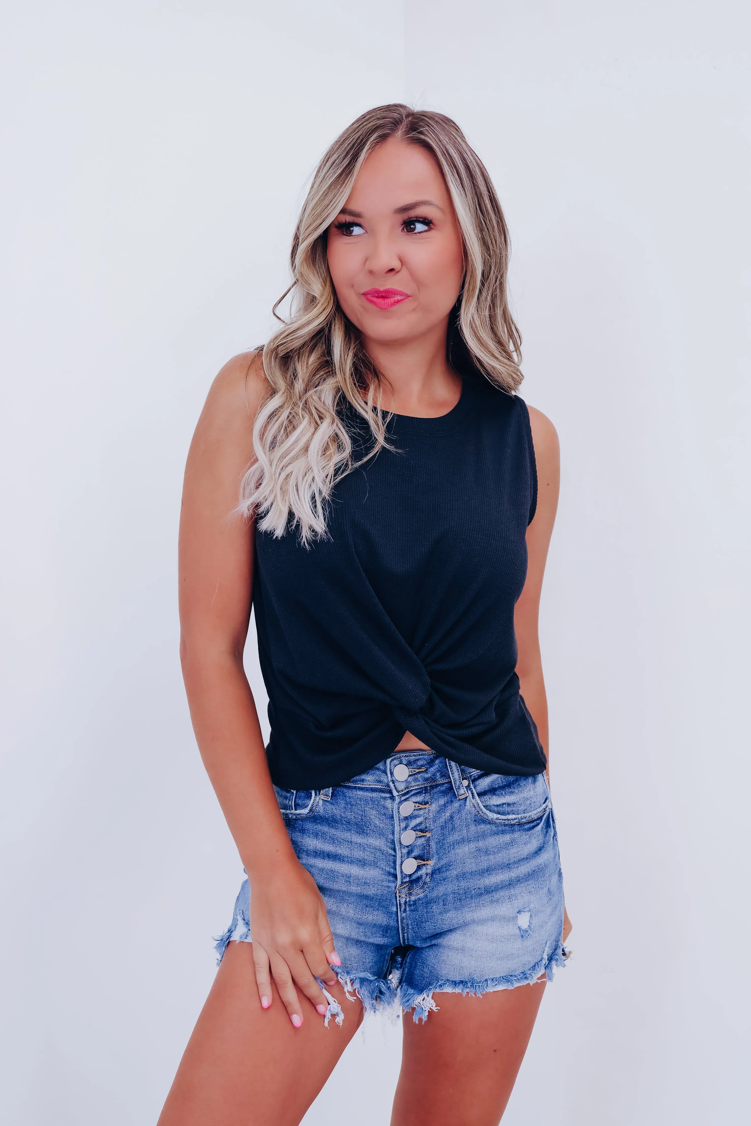 Comino Textured Cropped Tank Top - Black