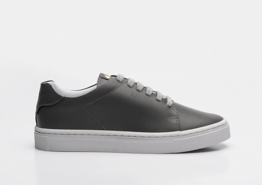 Cuero Gris Oscuro Blanco