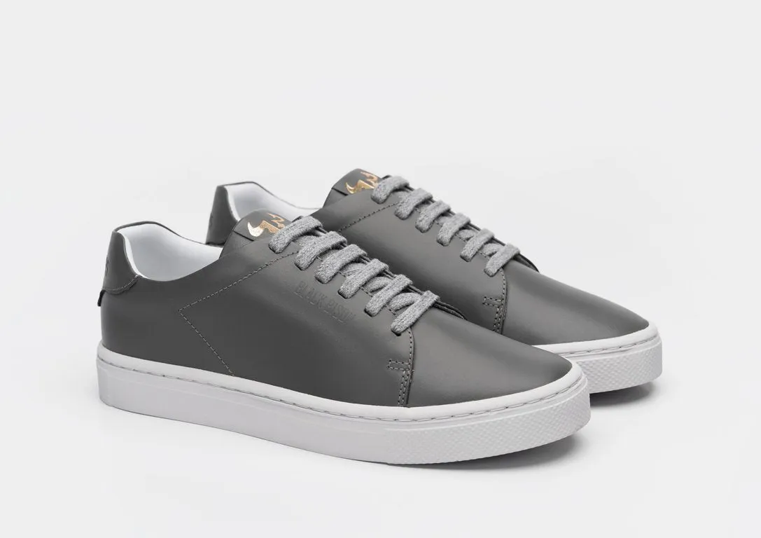 Cuero Gris Oscuro Blanco