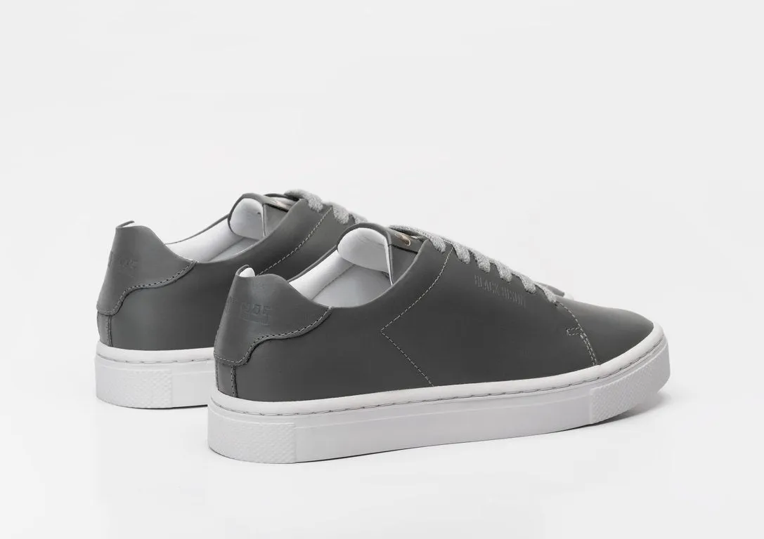 Cuero Gris Oscuro Blanco