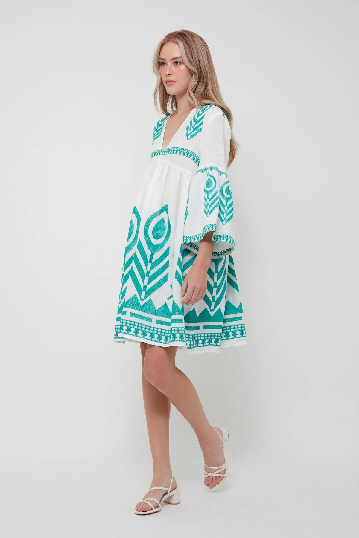 DRESS SHORT FEATHER BELL SLEEVE - WHITE EMERALD