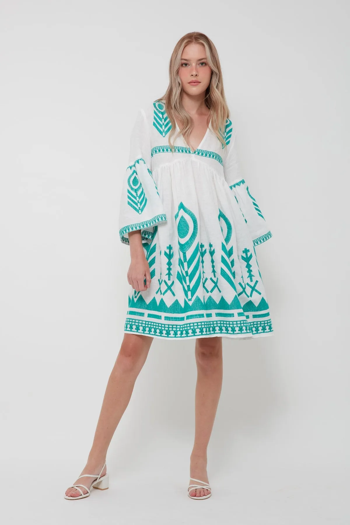 DRESS SHORT FEATHER BELL SLEEVE - WHITE EMERALD