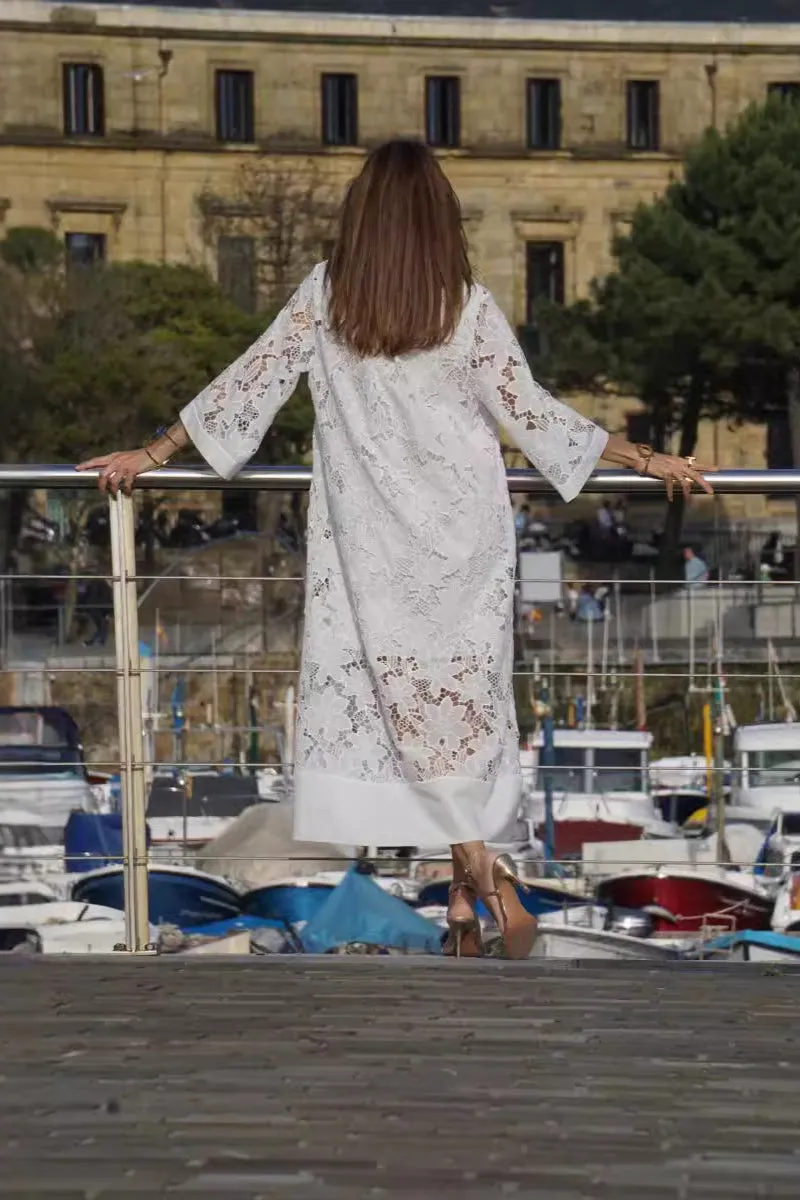 Isabella™ - Elegant Flowing Lace Dress