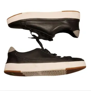 Kizik Men's Black Leather Vegas Lace Up Sneakers