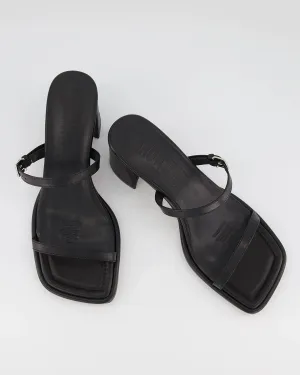 Lucia Sandals  | Black