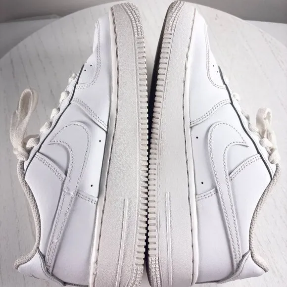 Nike Air Force 1 White Grade School Size 6 Youth Low Top Sneakers