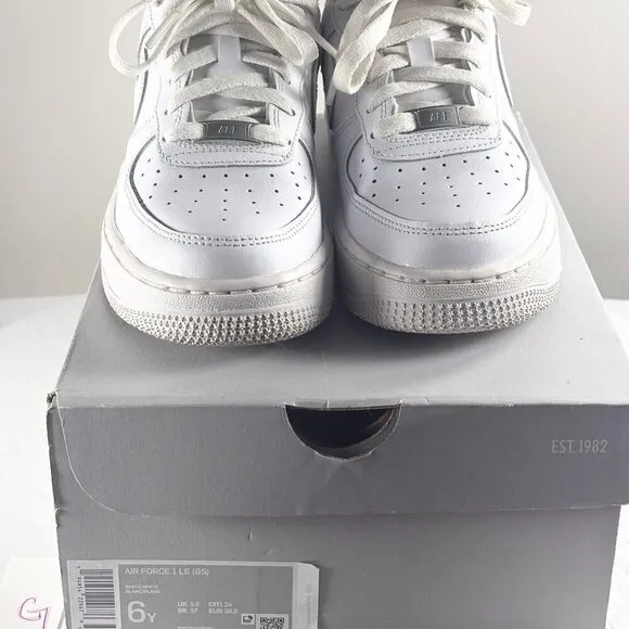 Nike Air Force 1 White Grade School Size 6 Youth Low Top Sneakers