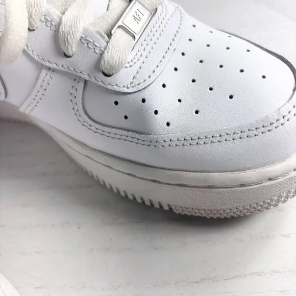 Nike Air Force 1 White Grade School Size 6 Youth Low Top Sneakers