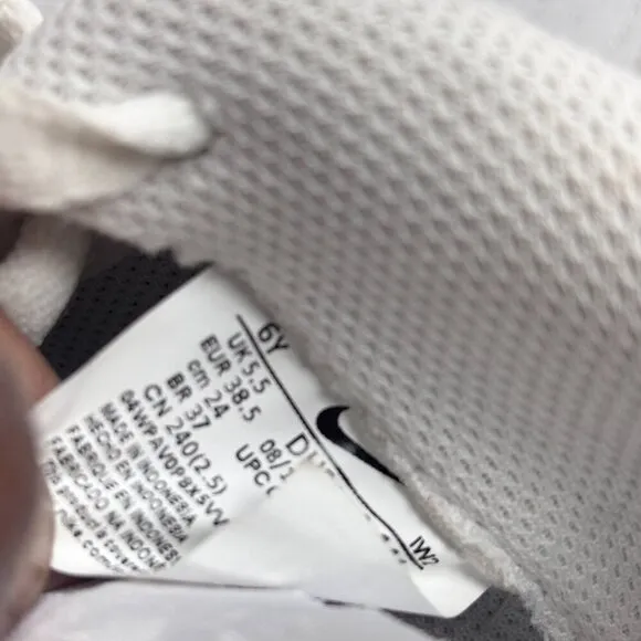 Nike Air Force 1 White Grade School Size 6 Youth Low Top Sneakers