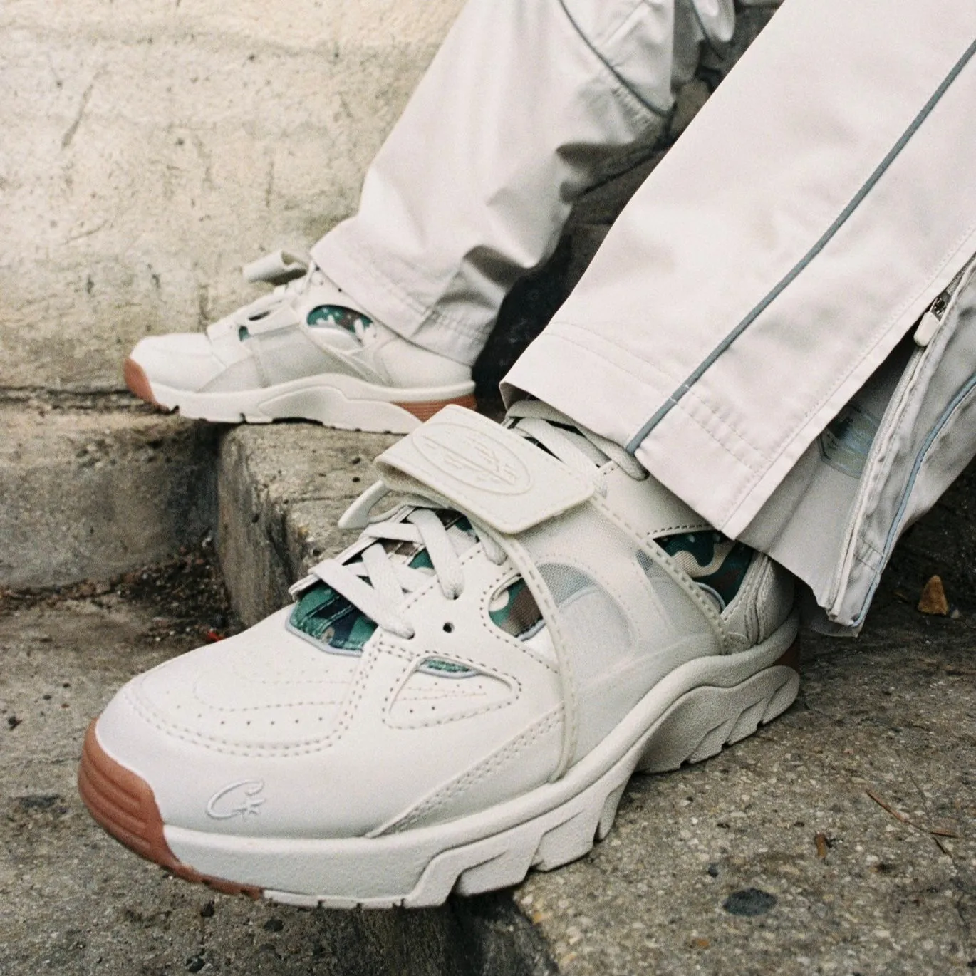 Nike Air Trainer Huarache Corteiz Light Bone