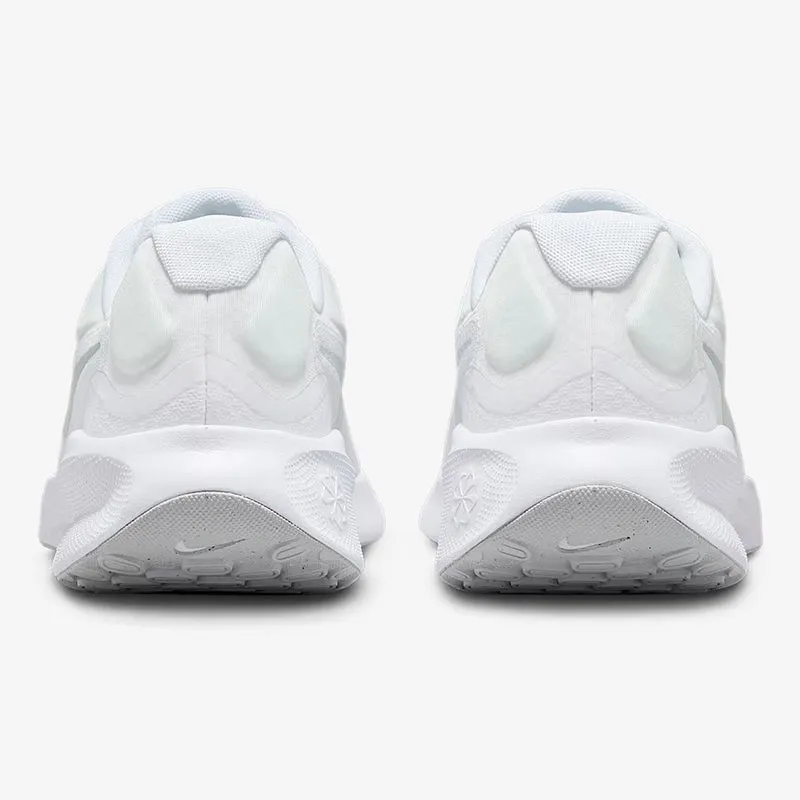 NIKE REVOLUTION 7