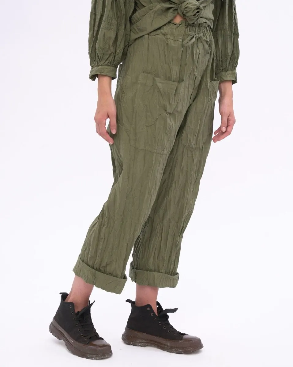 Pocketed Pleated Crinkled Pants