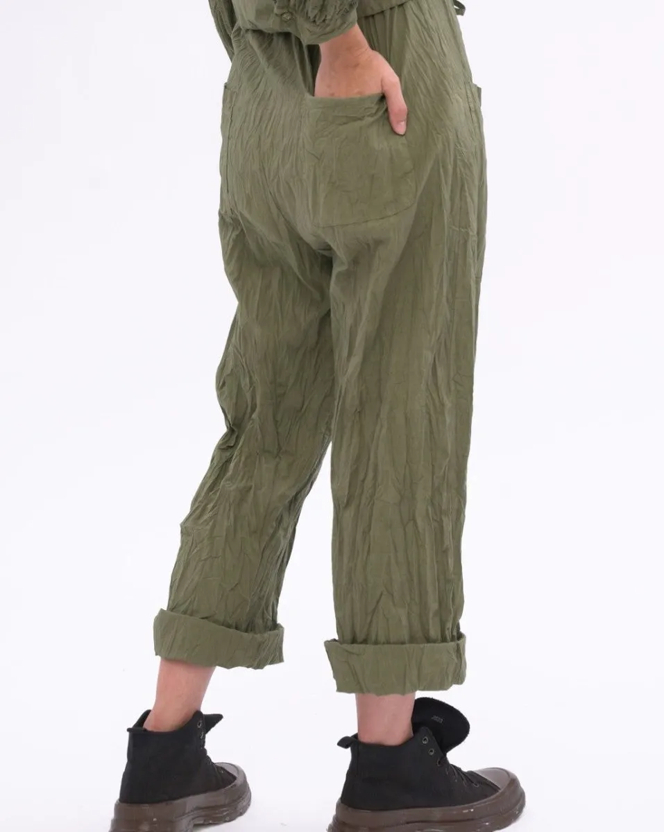 Pocketed Pleated Crinkled Pants