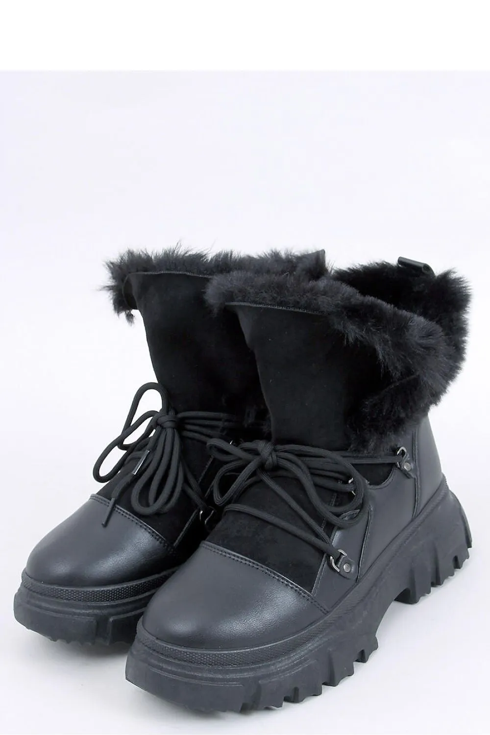 Snow boots