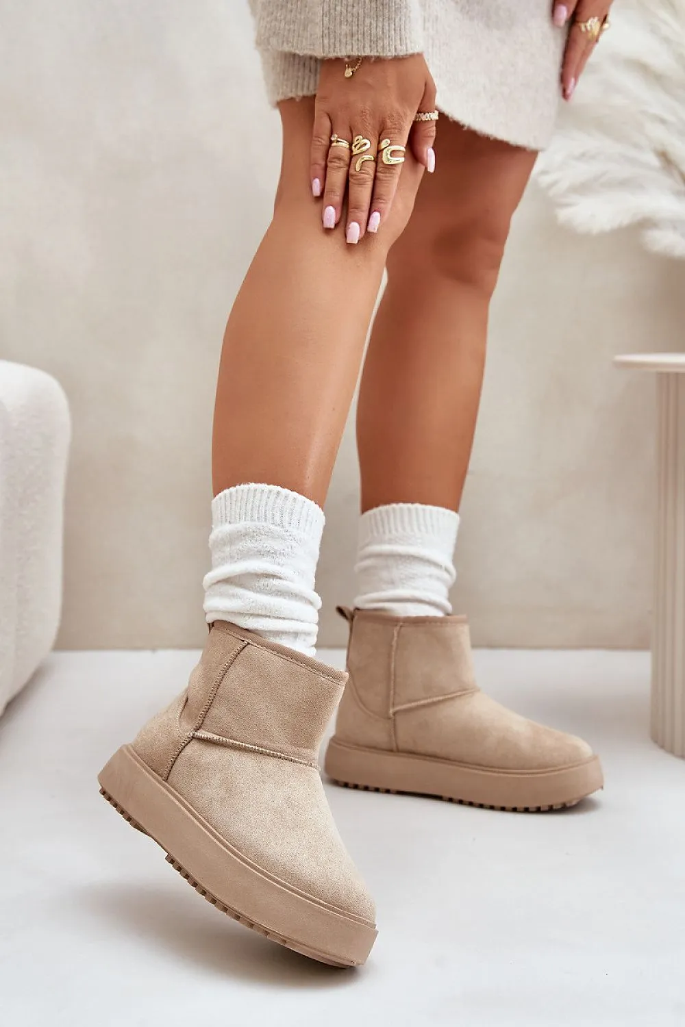 Snow boots