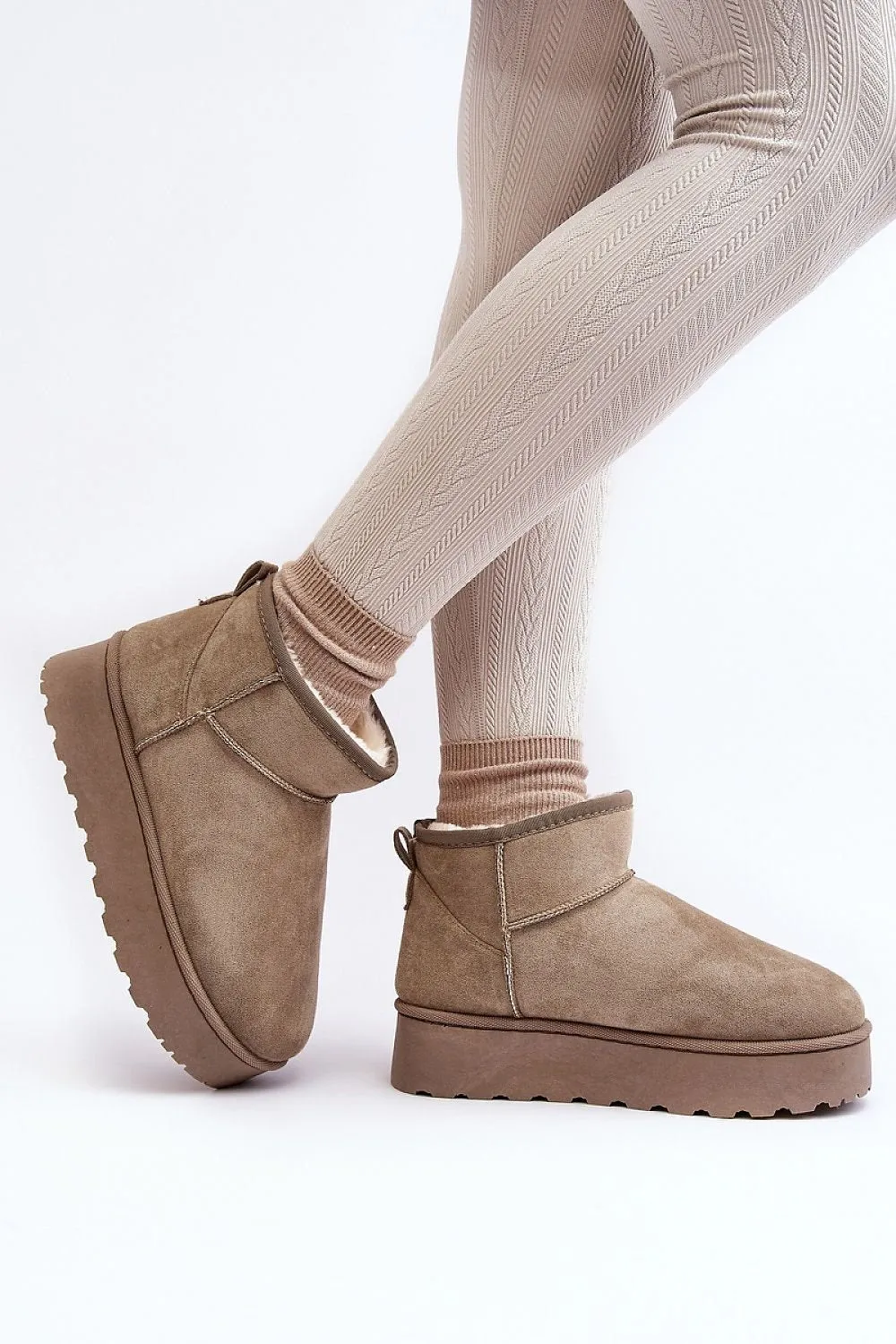 Snow boots
