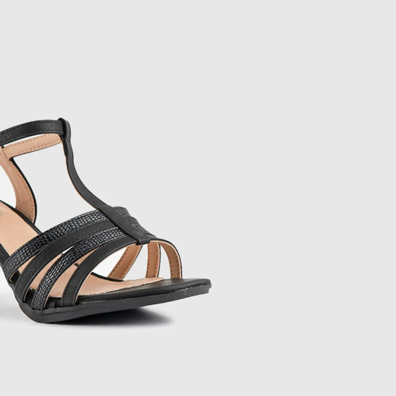 Soft Style Quincy Sandal Black 01494
